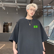 灰色