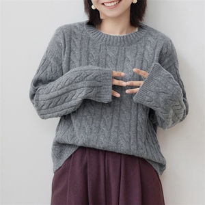 2025年秋季新款百搭女士假两件绞花圆领，女装羊毛衫，宛庄羊绒