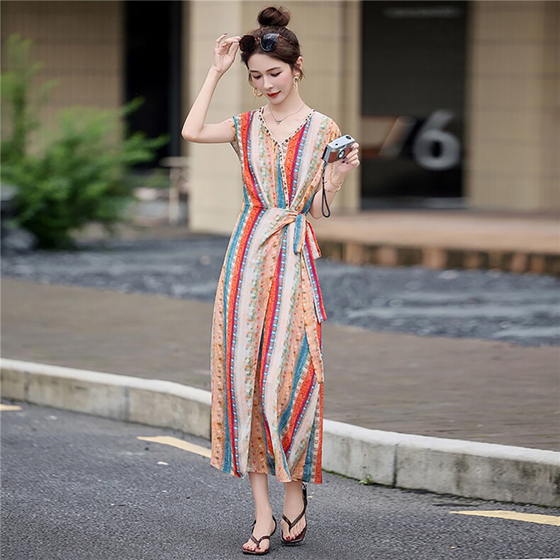 度假风条纹印花连衣裙女2025夏新款时尚V领钉珠绑带收腰气质长裙,女装连衣裙,韩宇舍
