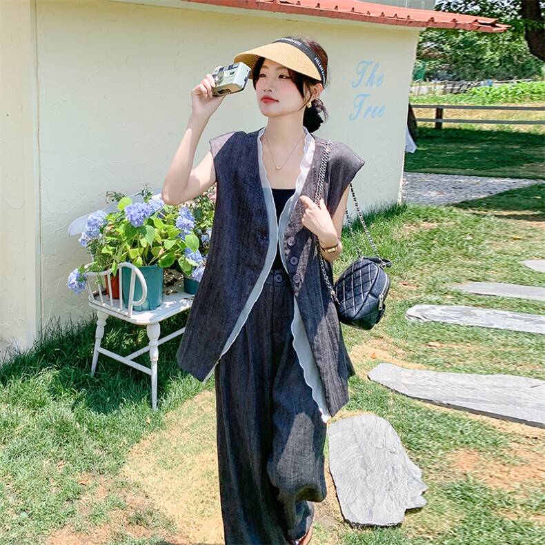 灰色西装马甲套装女夏2024新款小众松弛感蕾丝拼接阔腿长裤两件套图片