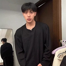 黑色
