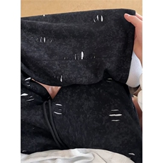 黑色