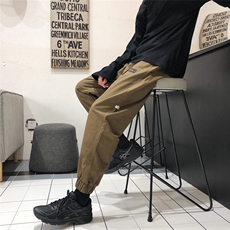 卡其色