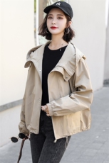 春秋新款时尚休闲连帽风衣外套宽松印花百搭长袖插肩袖上衣，女装短外套，微微衣阁