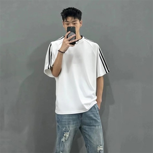 抖音得物高品质二开240克宽松纯棉美式潮牌三条杠织带短袖T恤图片