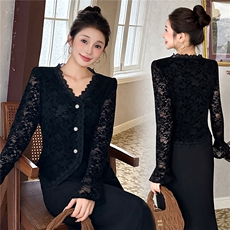 现货2025法式勾花V领植绒蕾丝双层时尚百搭显瘦洋气上衣，女装蕾丝衫/雪纺衫，时尚俏佳人