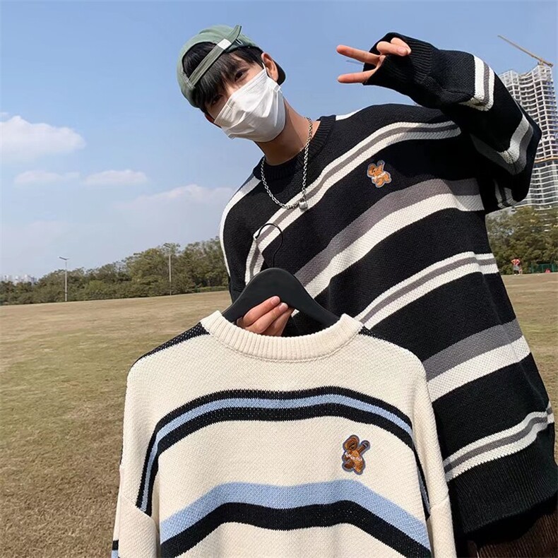 趣刺卡通绣针织衫男圆领宽松套头M678P40图片