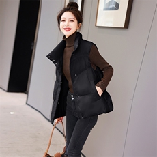 小立领鸭绒拼接羽绒马甲女2022冬季新款时尚别致宽松保暖外套潮，女装马甲，卡杰菲
