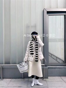 抽绳羽绒服图片