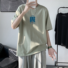 浅绿色