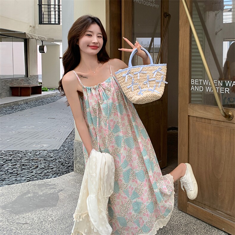 夏季穿搭一整套女2025新款慵懒度假风蕾丝罩裙碎花吊带长裙,女装连衣裙,C位