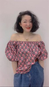 碎花一字肩上衣图片