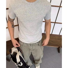 灰色