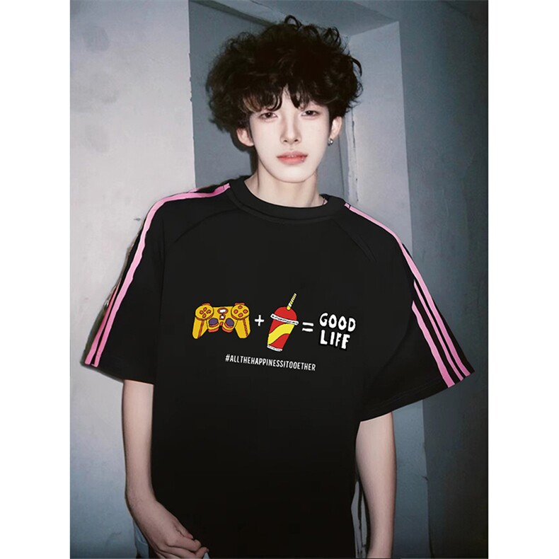 抖音得物品质二开240克宽松纯棉美式潮牌印花三条杠中性风短袖T恤，男装T恤，电商A486