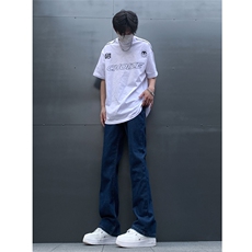 深蓝色