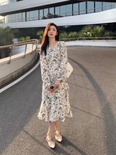 2022秋季新款收腰显瘦印花大花鱼尾裙摆连衣裙，女装连衣裙，荷塘月色