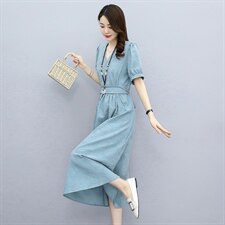 2021夏季新款优雅时尚气质减龄V领休闲舒适修身连衣裙，女装连衣裙，多彩