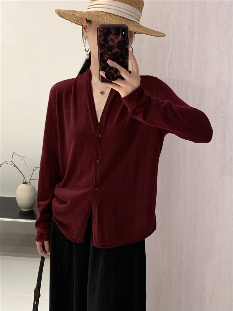 2025v领百搭时尚纽扣开衫百搭减龄显瘦,女装背心吊带,巧奈羊绒