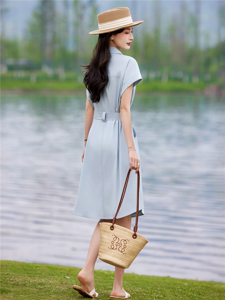 现货2026年夏季休闲风纯色小个子城市通勤时尚舒适A字裙连衣裙,女装连衣裙,靓衣阁