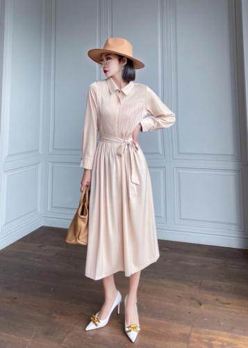 【现货】秋季新款-翻领压褶时尚连衣裙，女装连衣裙，陆氏青云