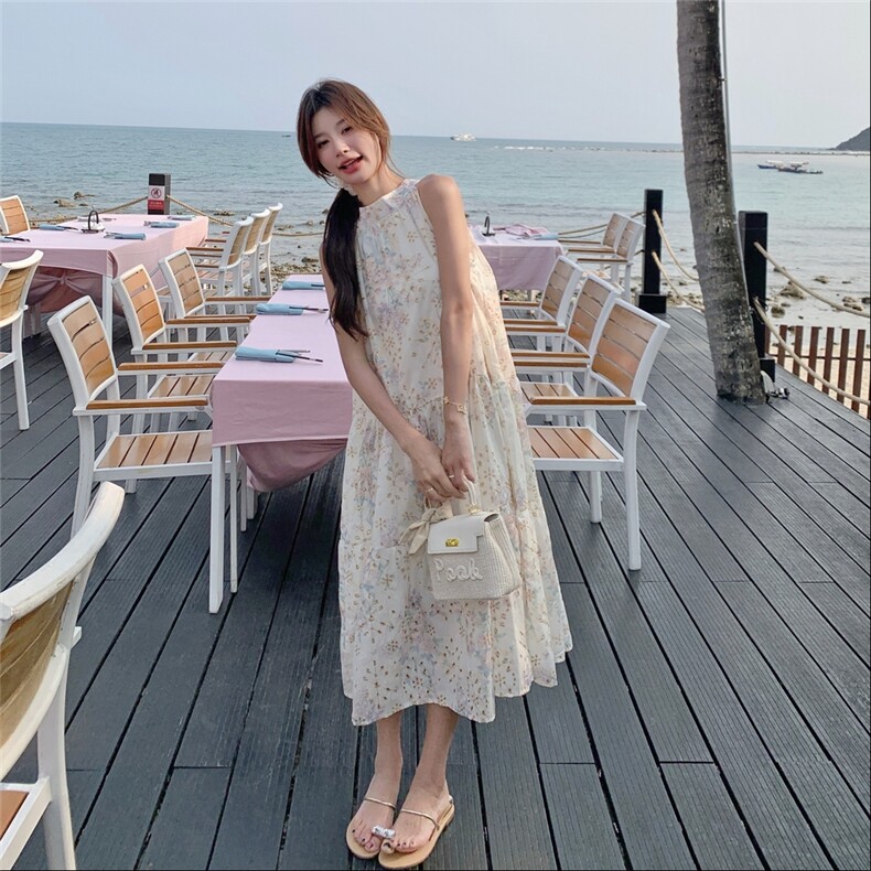 法式碎花挂脖露肩连衣裙女夏2025新款独特漂亮韩系穿搭气质感长裙,女装连衣裙,2C012