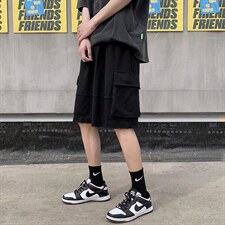 黑色