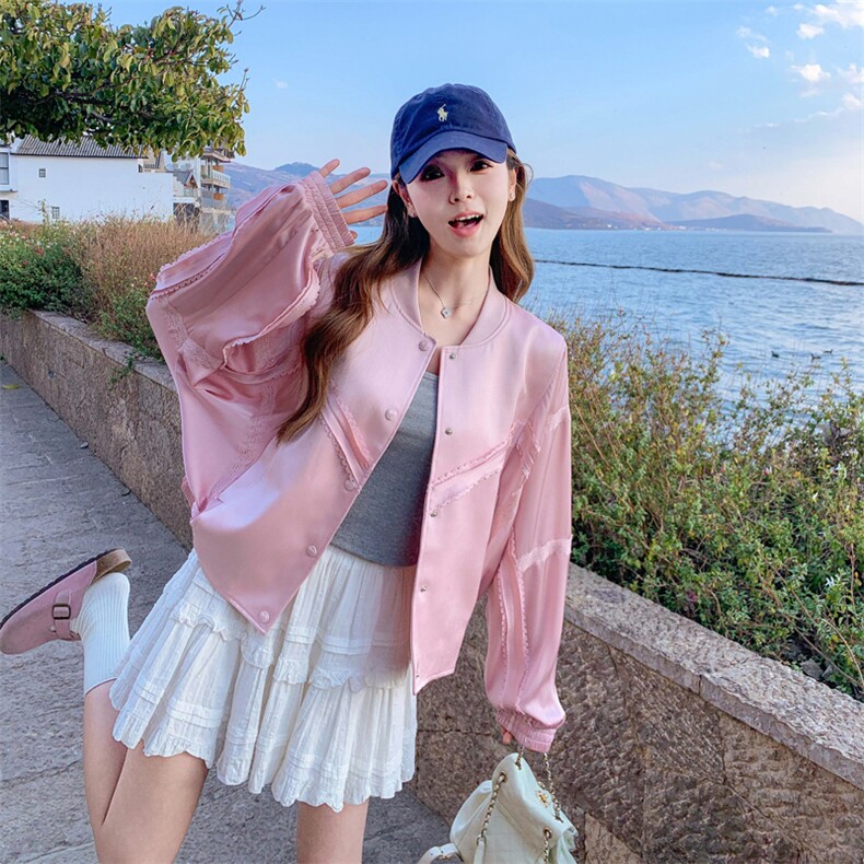 2026春季新款设计感时尚圆领单排扣拼接蕾丝宽松显瘦休闲短外套女，女装短外套，帛香坊