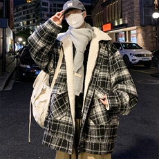 黑色