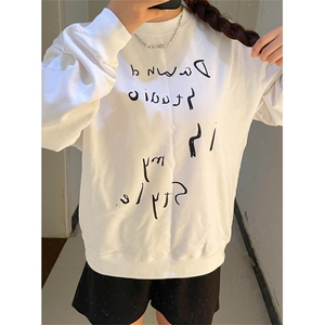 Q319-P45 手写艺术字母基础款圆领卫衣 男女款情侣图片