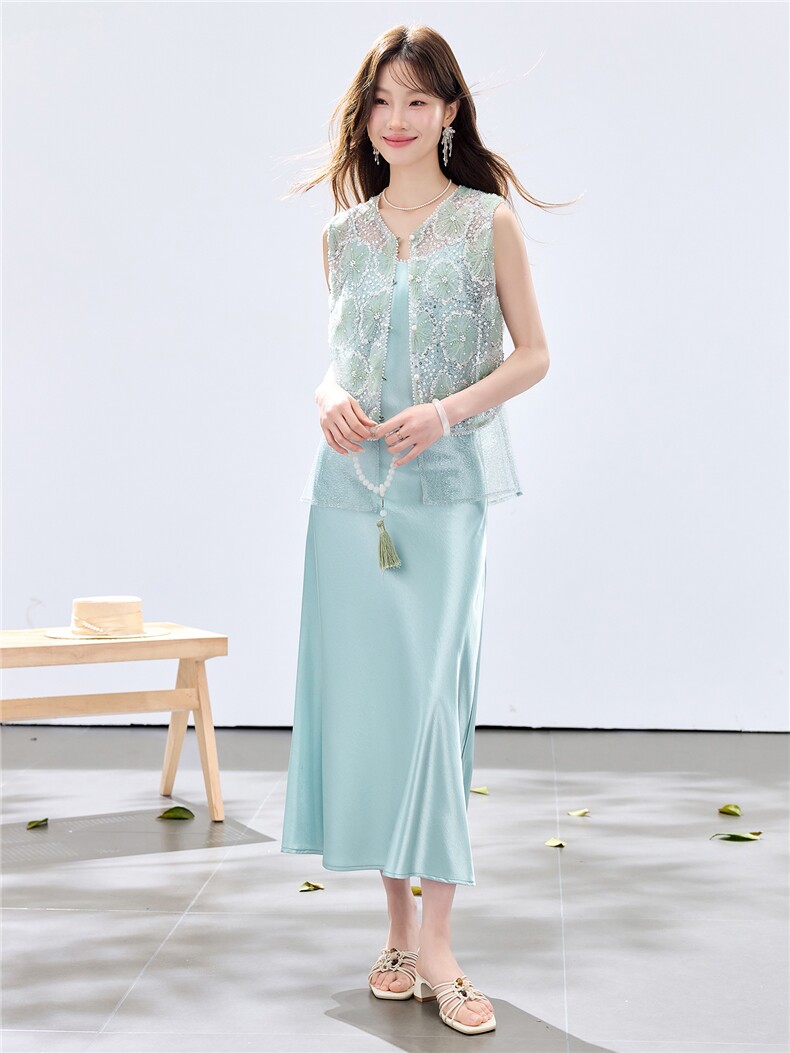 夏季新款现货！2026小清新重工盘花珍珠亮片马甲+珍珠缎面长裙女,女装套装/套裙,央宝儿