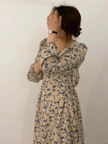 蕾丝拼接碎花连衣裙，小姐姐必入，女装连衣裙，LUCY