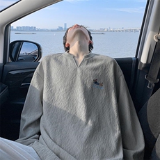 浅灰色