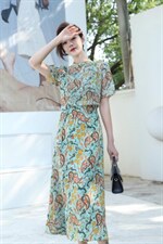 碎花气质连衣裙，女装连衣裙，蓝芝衣秀