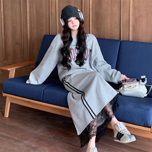 慵懒风灰色卫衣套装裙女2025春季新款设计感蕾丝拼接半身裙两件套图片