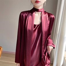 2025新款缎面感气质长袖衬衫女修身西装外套优雅宽松时尚百搭上衣，女装西装，圣丽羊绒