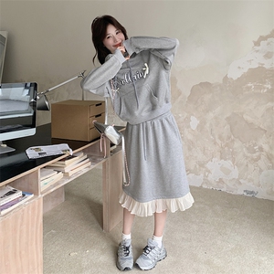 灰色连帽卫衣套装女春2025新款学院风减龄木耳边拼接半身裙两件套图片