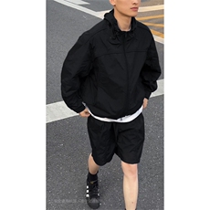 黑色