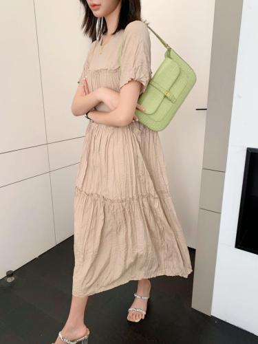 初恋的氛围感
颜值高
包容性强,女装,蓝衣可