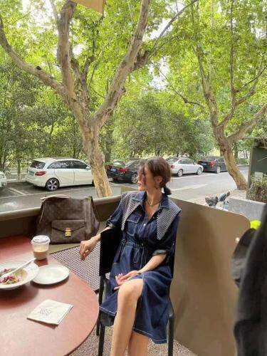 一衣两穿，披肩可脱卸，其它，风姿秀衣