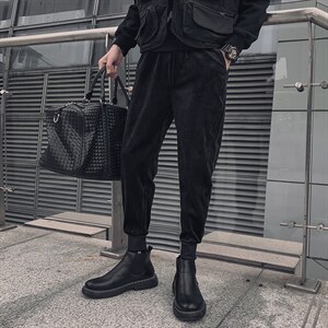 2025秋冬季新款纯色灯芯绒休闲裤男韩版潮流网红同款束脚裤图片