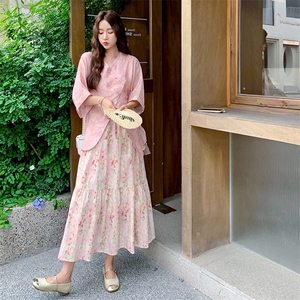 新中式国风粉色衬衫碎花半身裙套装女夏季甜美显瘦今年流行两件套图片