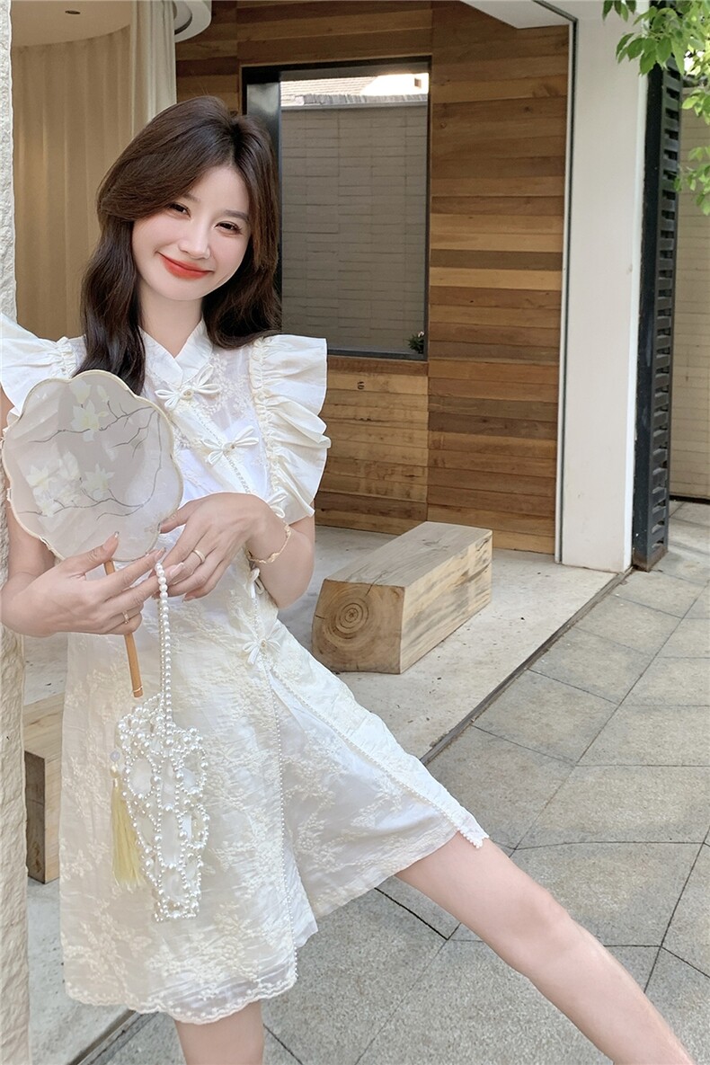 新中式国风两件套女夏季2025刺绣盘扣飞飞袖开叉上衣直筒短裤套装,女装套装/套裙,2B237