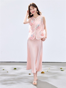 夏季新款现货！2026温柔风洋气重工刺绣花朵款马甲+珍珠吊带长裙图片