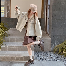 26新款现货大货已到店立领刺绣外套6858-P145-K218，女装短外套，2D034