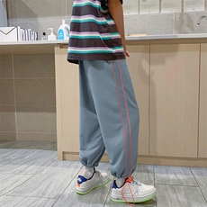 浅蓝色