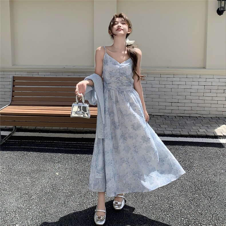 蓝色超好看碎花吊带连衣裙套装女夏季气质减龄显瘦开衫长裙两件套,女装套装/套裙,2C201