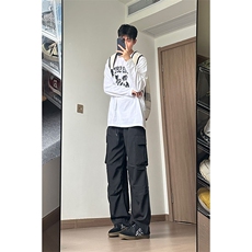 黑色