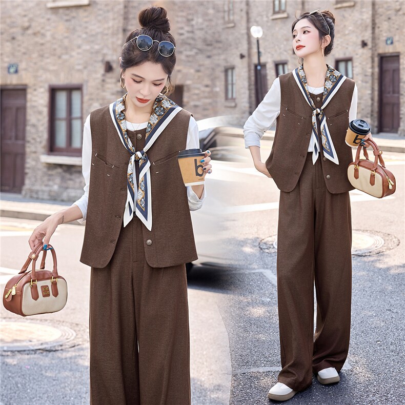 现货2026年秋季新款搭配围巾气质四件套装，女装套装/套裙，依如秀(原杭风阁)