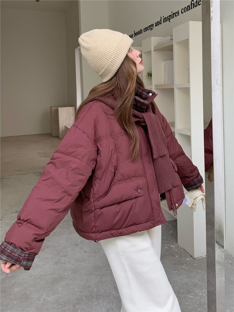 现货新款韩版宽松立领撞色格子袖口羽绒服短款外套面包服,女装羽绒服,韩然一族