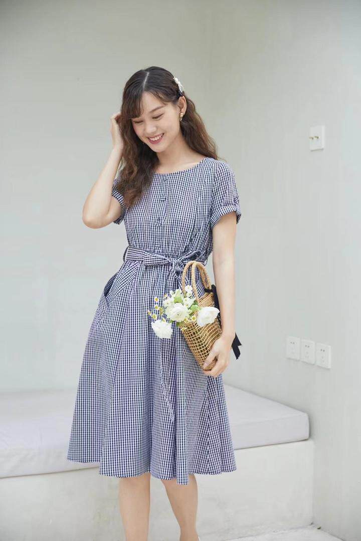 小格收腰连衣裙，女装连衣裙，慕尚依依